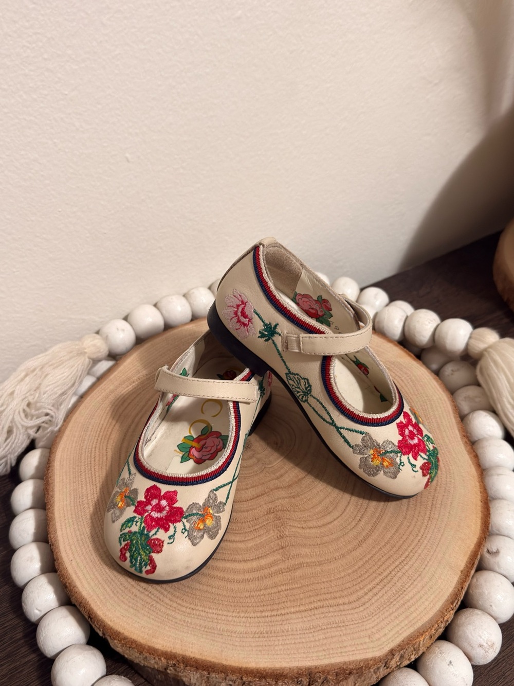 Gucci Cream Floral Embroidered Mary Jane Kids Shoes